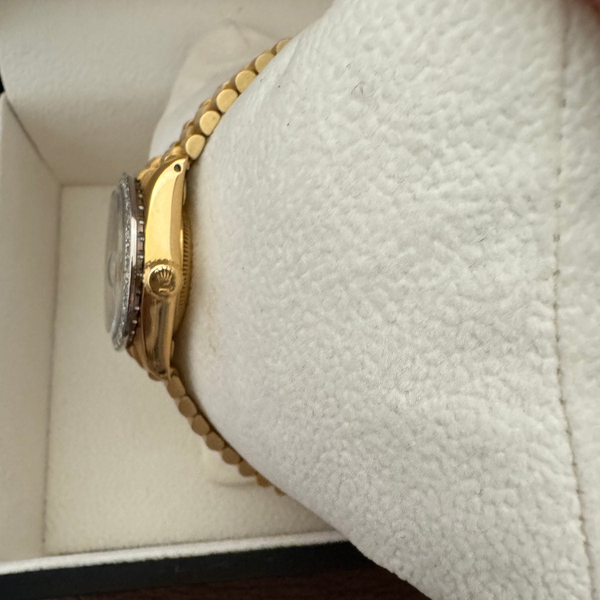 18k Ladies Day-Just Presidential